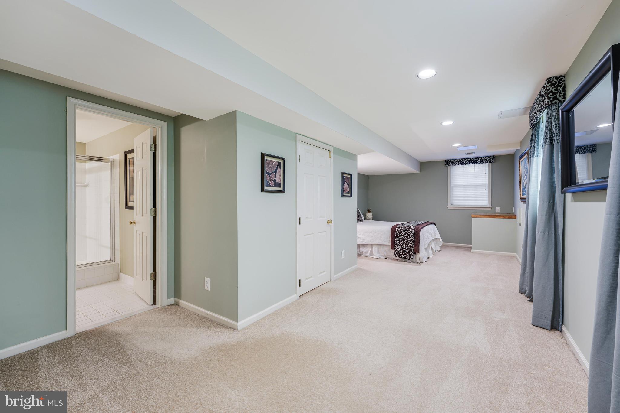 6900 Confederate Ridge Lane Centreville, VA 20121 - Photo 56 of 69 a view of a livingroom with a couch and chandelier