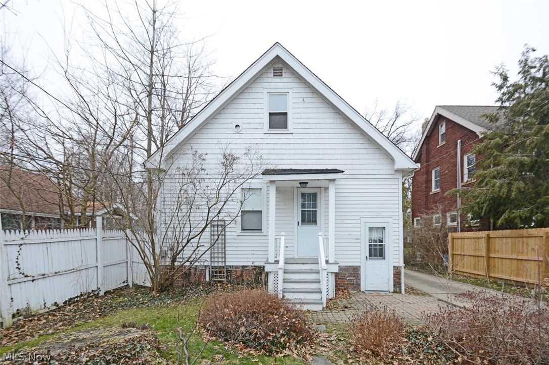 1507 Crest Road Cleveland, OH 44121 - Photo 31 of 34