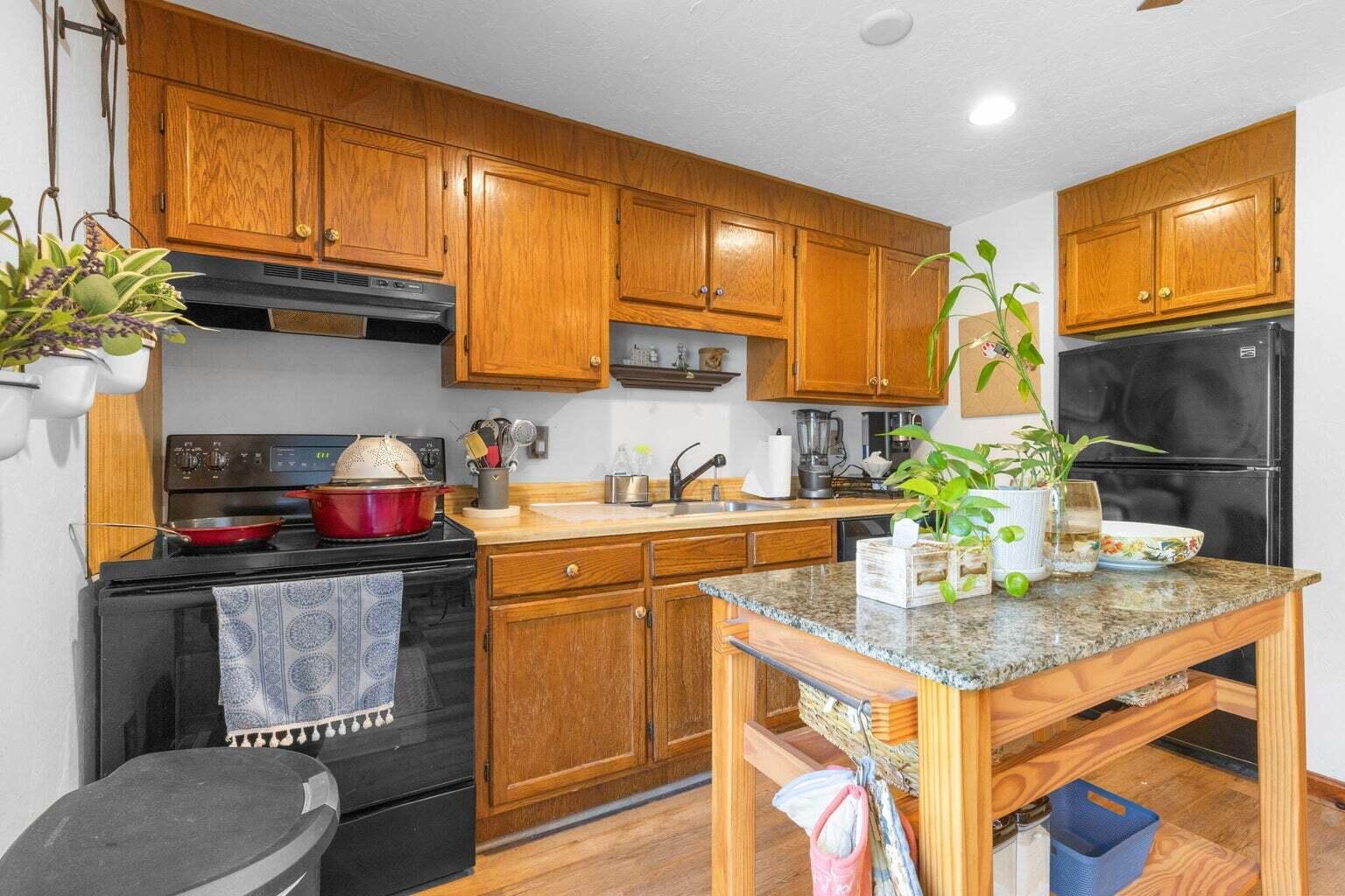 300 Falmouth Road, Unit 20C Mashpee, MA 02649 - Photo 5 of 18 7