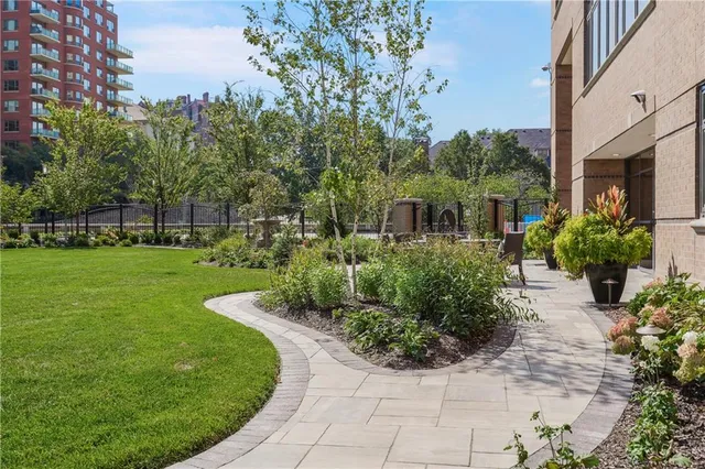 $1,675,000 | 400 West 49th Terrace, Unit 2112, Kansas City, MO 64112