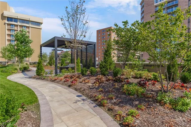 $1,675,000 | 400 West 49th Terrace, Unit 2112, Kansas City, MO 64112