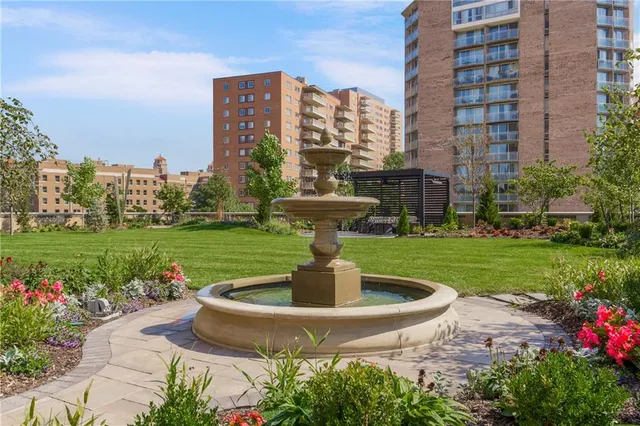 $1,675,000 | 400 West 49th Terrace, Unit 2112, Kansas City, MO 64112