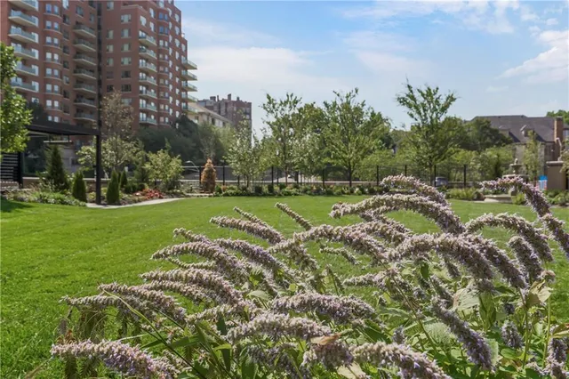 $1,675,000 | 400 West 49th Terrace, Unit 2112, Kansas City, MO 64112