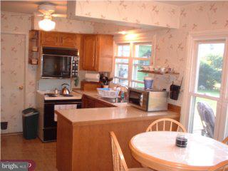 86 Terrace Road Levittown, PA 19056 - Photo 3 of 5