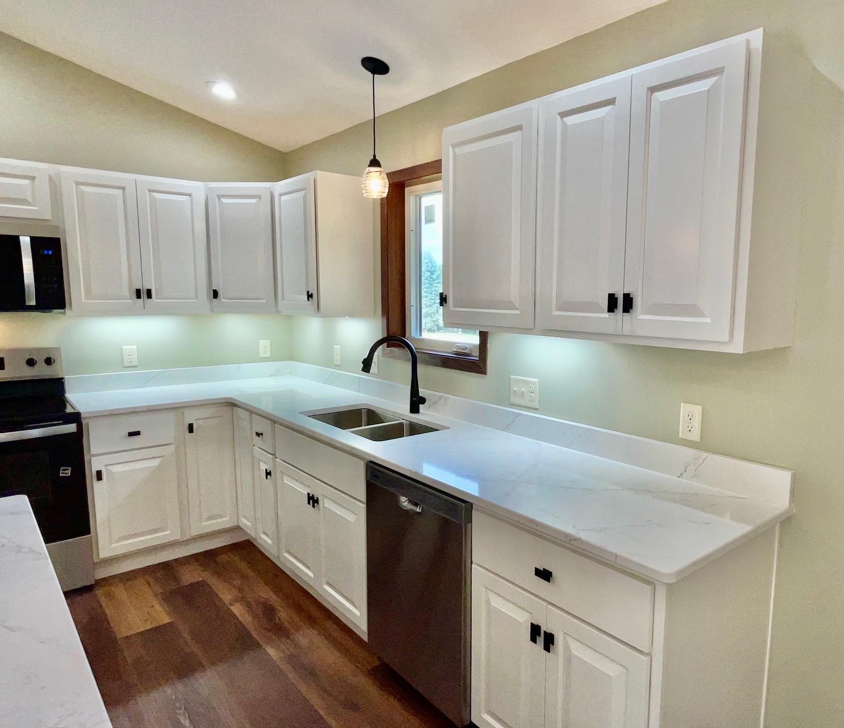 201 25th Street Southwest Austin, MN 55912 - Photo 11 of 40 Gallery Image 11