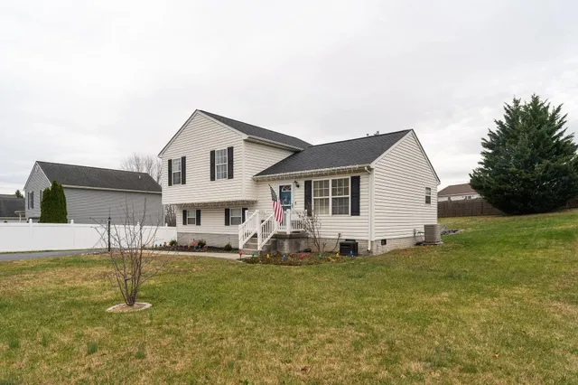 $330,000 | 32 Woodside Drive, Waynesboro, VA 22980