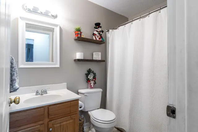 $330,000 | 32 Woodside Drive, Waynesboro, VA 22980