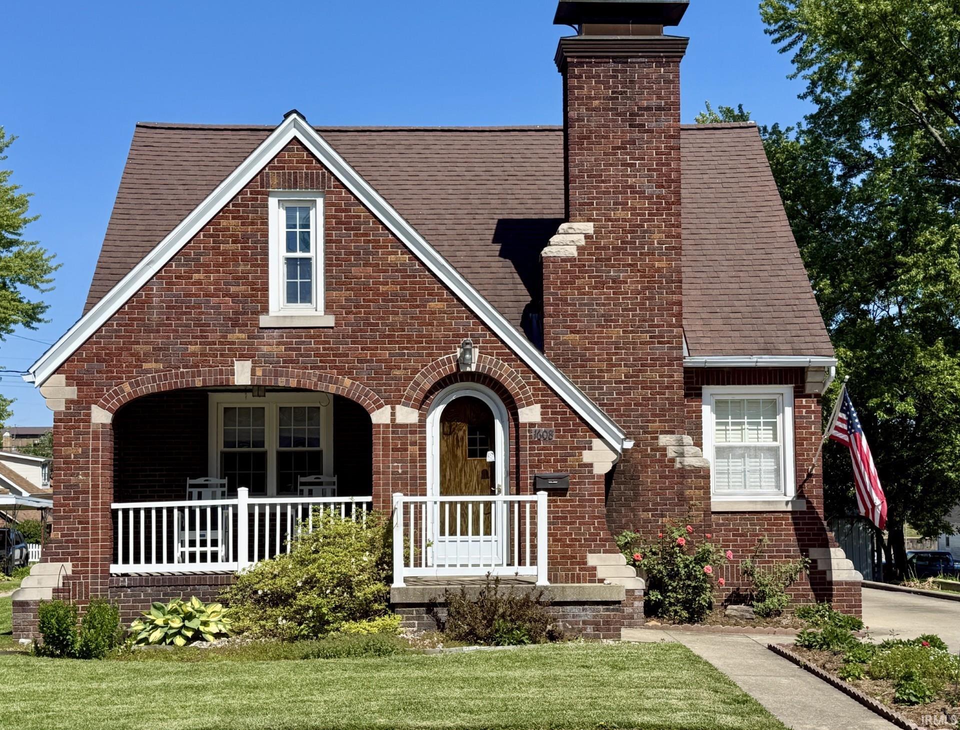 1608 Jackson Street Jasper, IN 47546 - Photo 1 of 40
