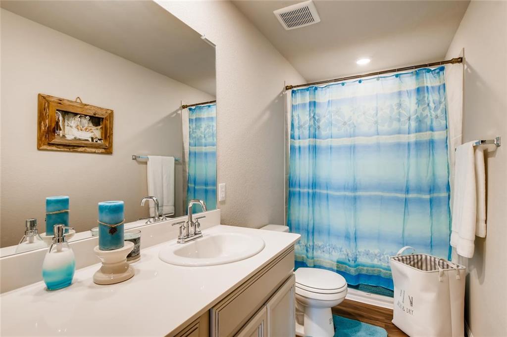 105 Tucana Street Georgetown, TX 78628 - Photo 14 of 17 Upstairs full bath