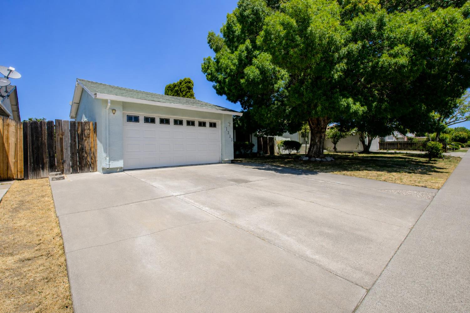 1323 Rusher Street Tracy, CA 95376 - Photo 34 of 40