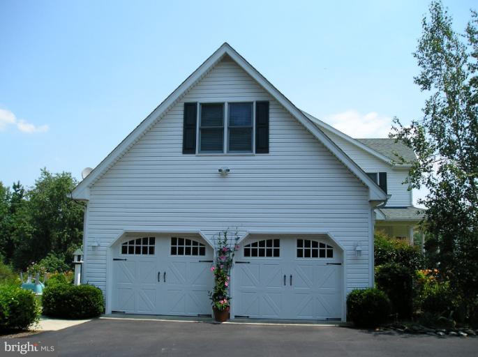 13541 Granview Road King George, VA 22485 - Photo 5 of 15 Two Car Extra Large Garage
