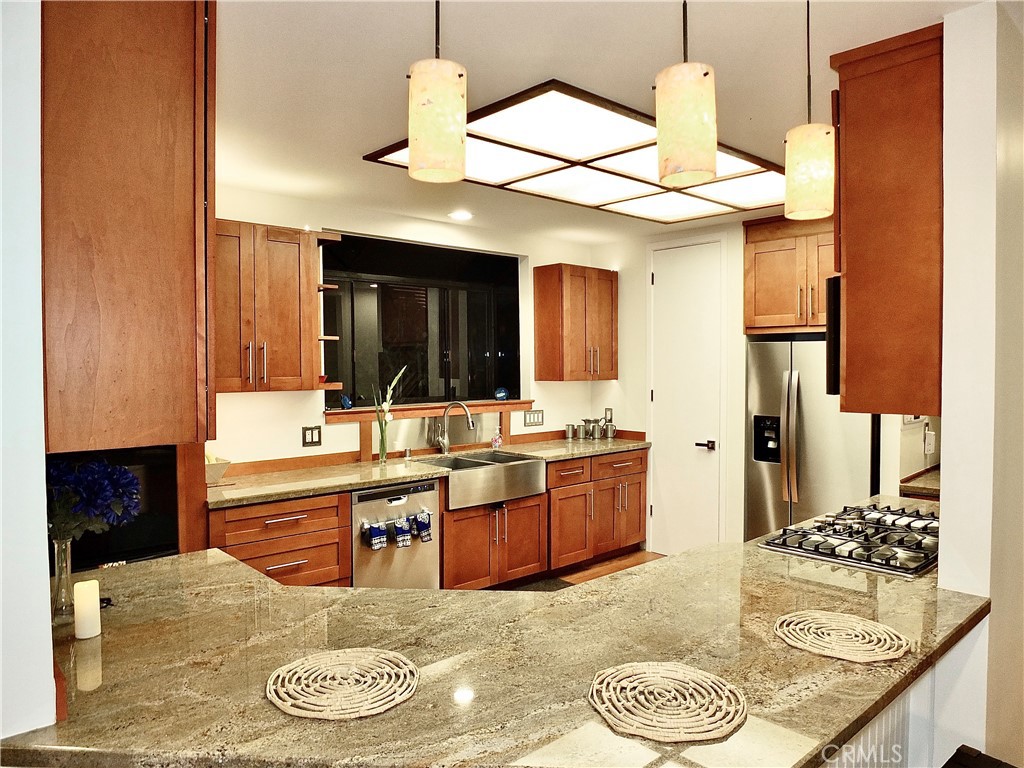 341 S Meadows Manhattan Beach, CA 90266 - Photo 22 of 52