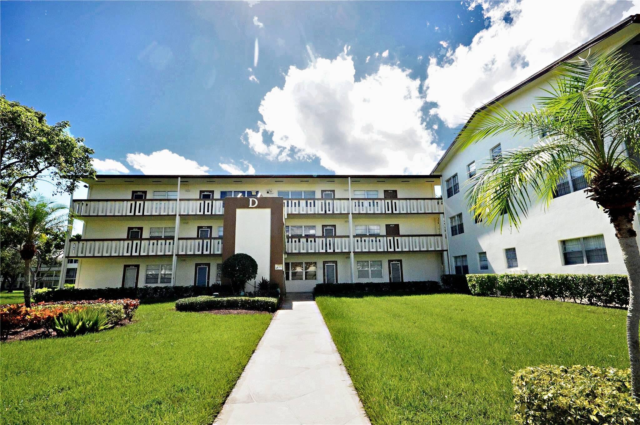 144 Mansfield D, Unit D Boca Raton, FL 33434 - Photo 14 of 14 Front