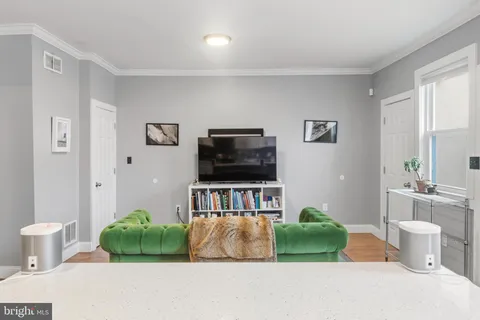 $409,999 | 815 Brooks Lane, Baltimore, MD 21217