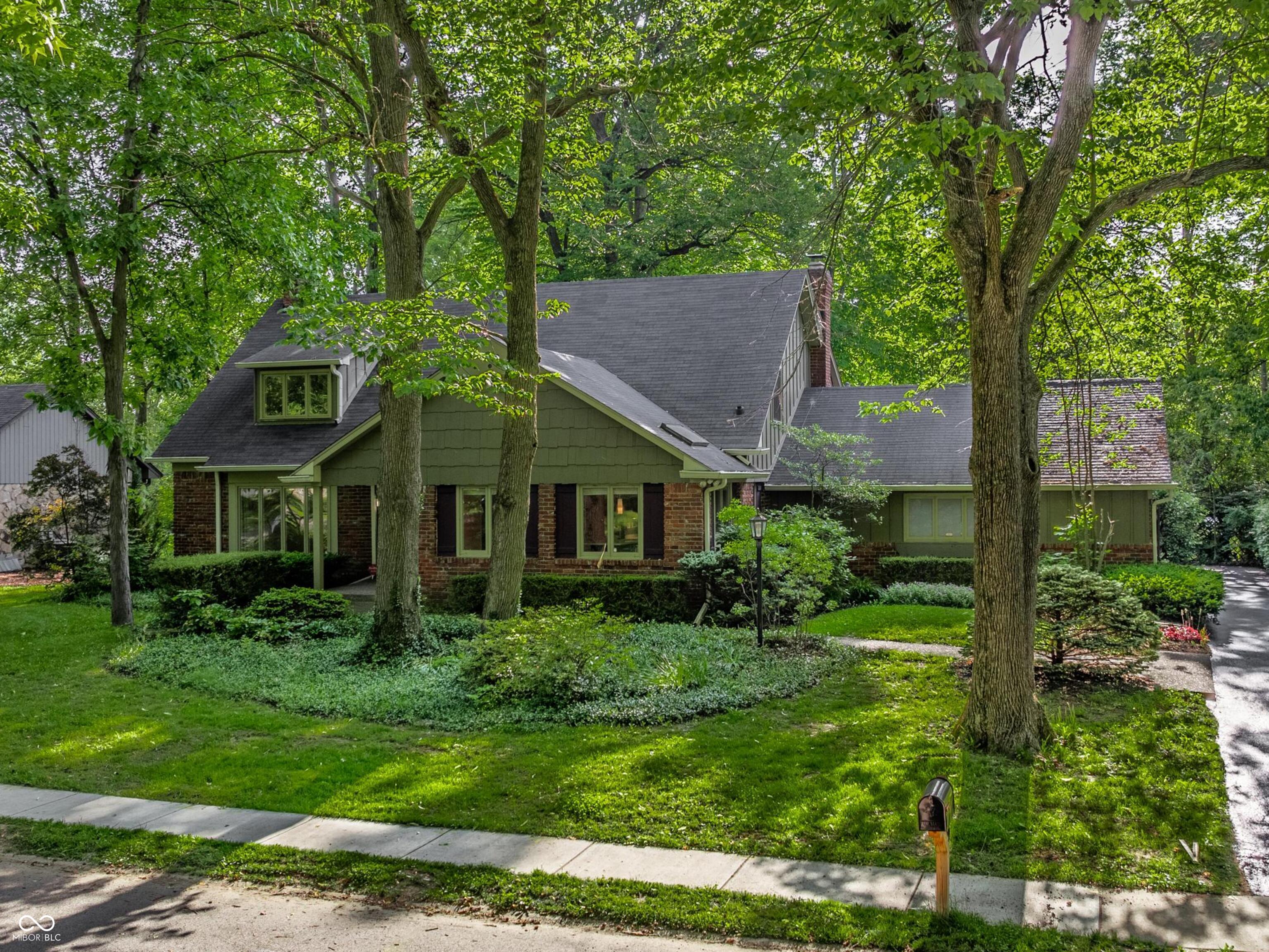 8829 Rexford Road Indianapolis, IN 46260 - Photo 1 of 55 Gallery Image 1