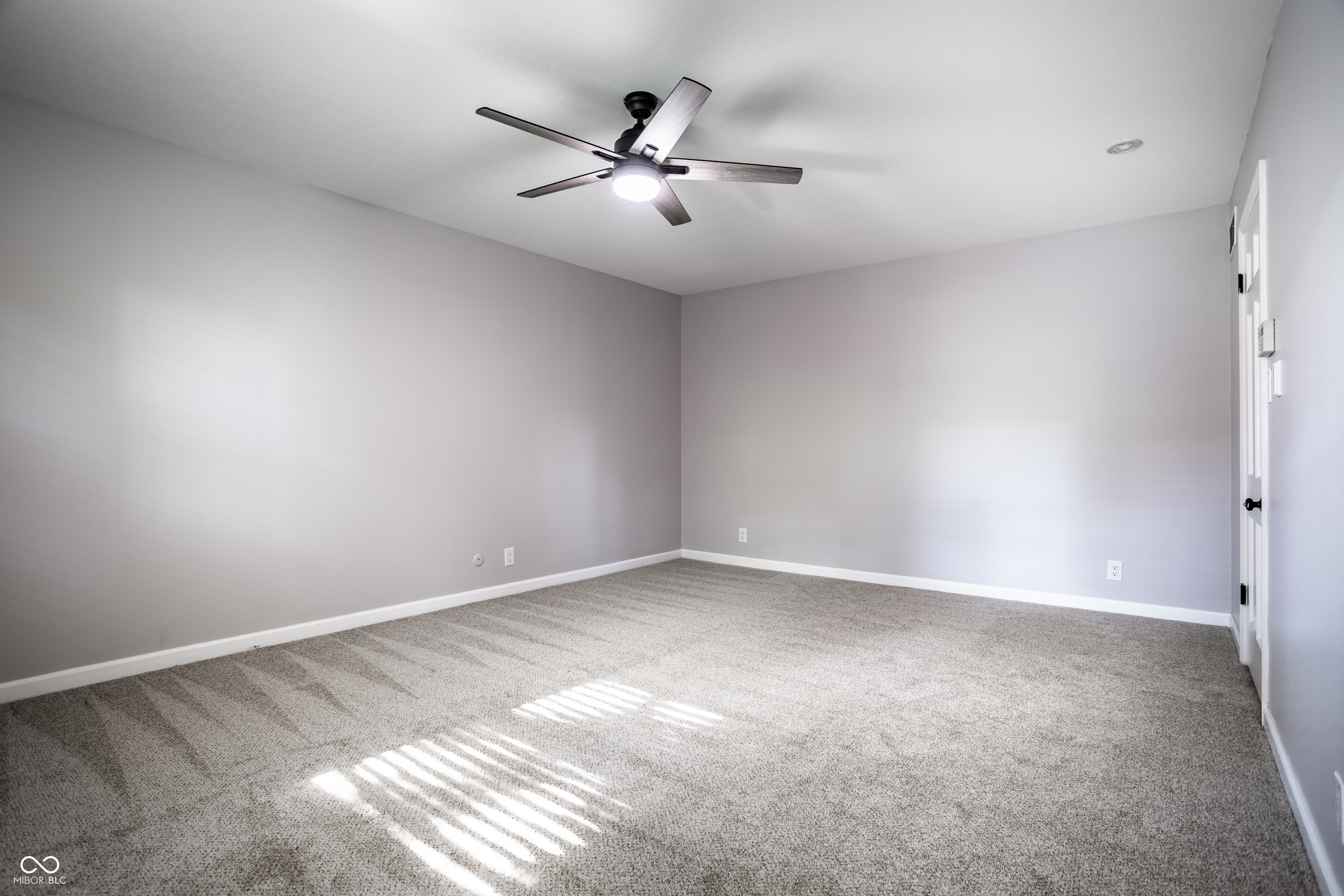 8829 Rexford Road Indianapolis, IN 46260 - Photo 27 of 55 Gallery Image 27