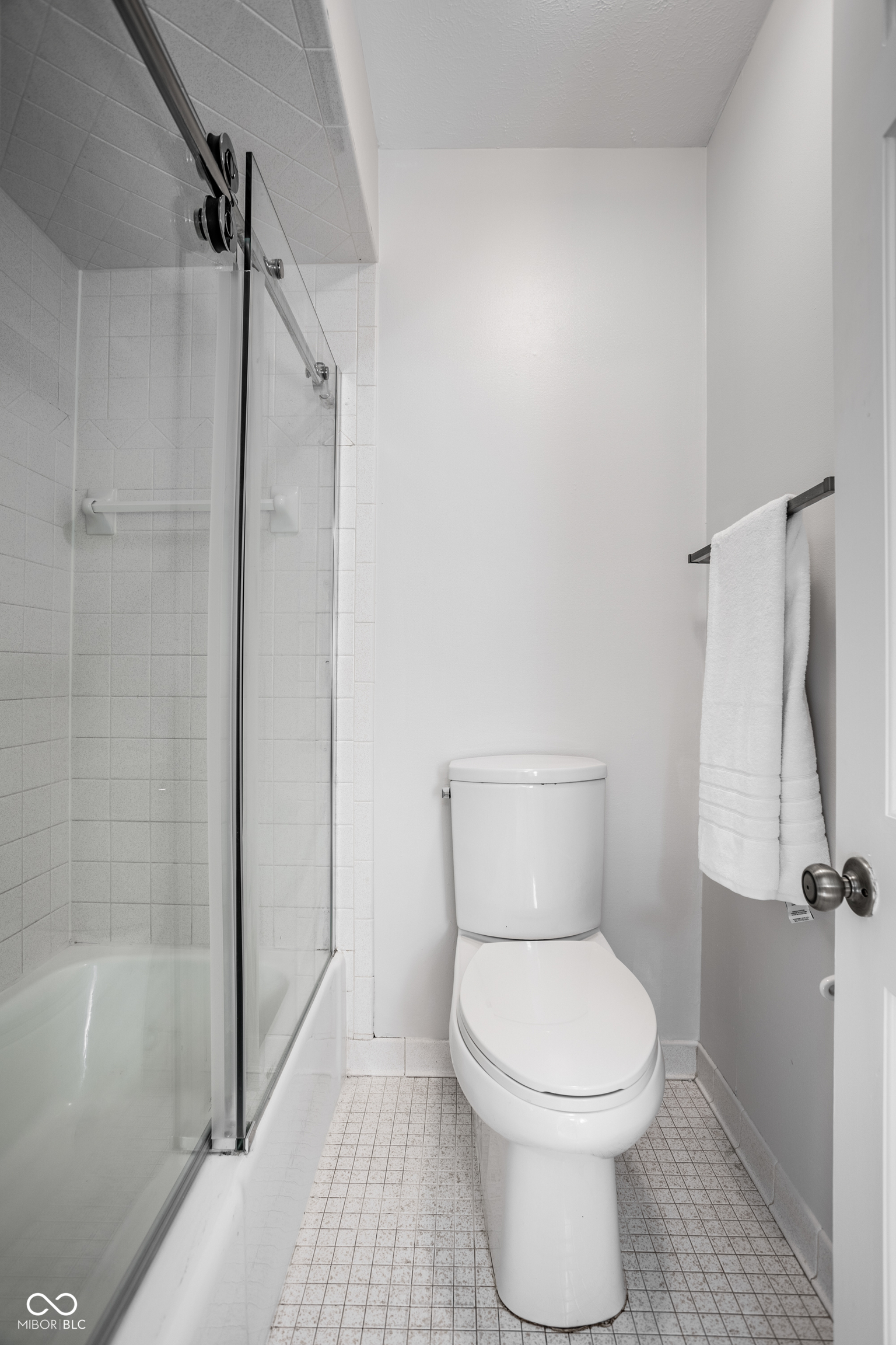 8829 Rexford Road Indianapolis, IN 46260 - Photo 29 of 55 Gallery Image 29