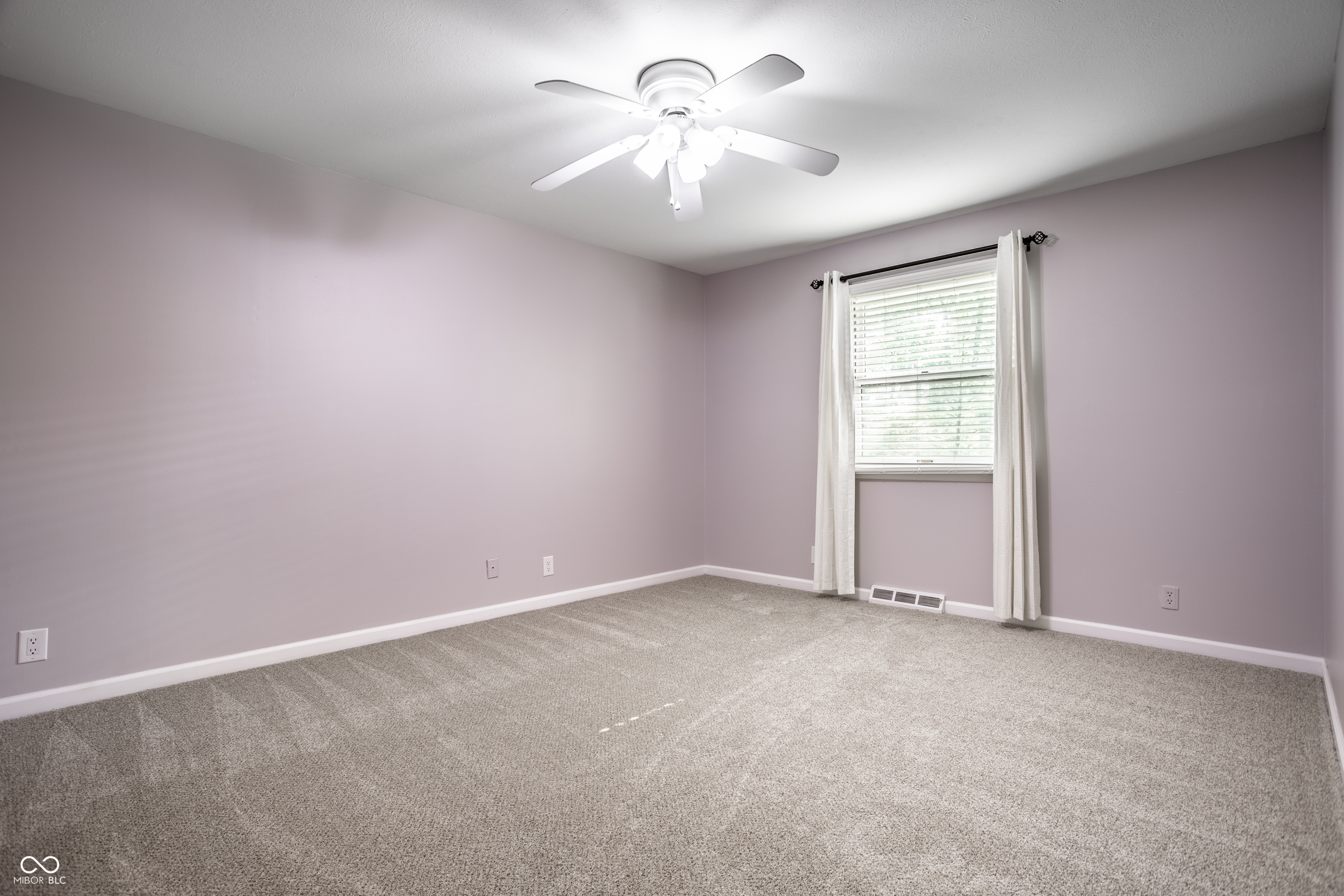 8829 Rexford Road Indianapolis, IN 46260 - Photo 31 of 55 Gallery Image 31