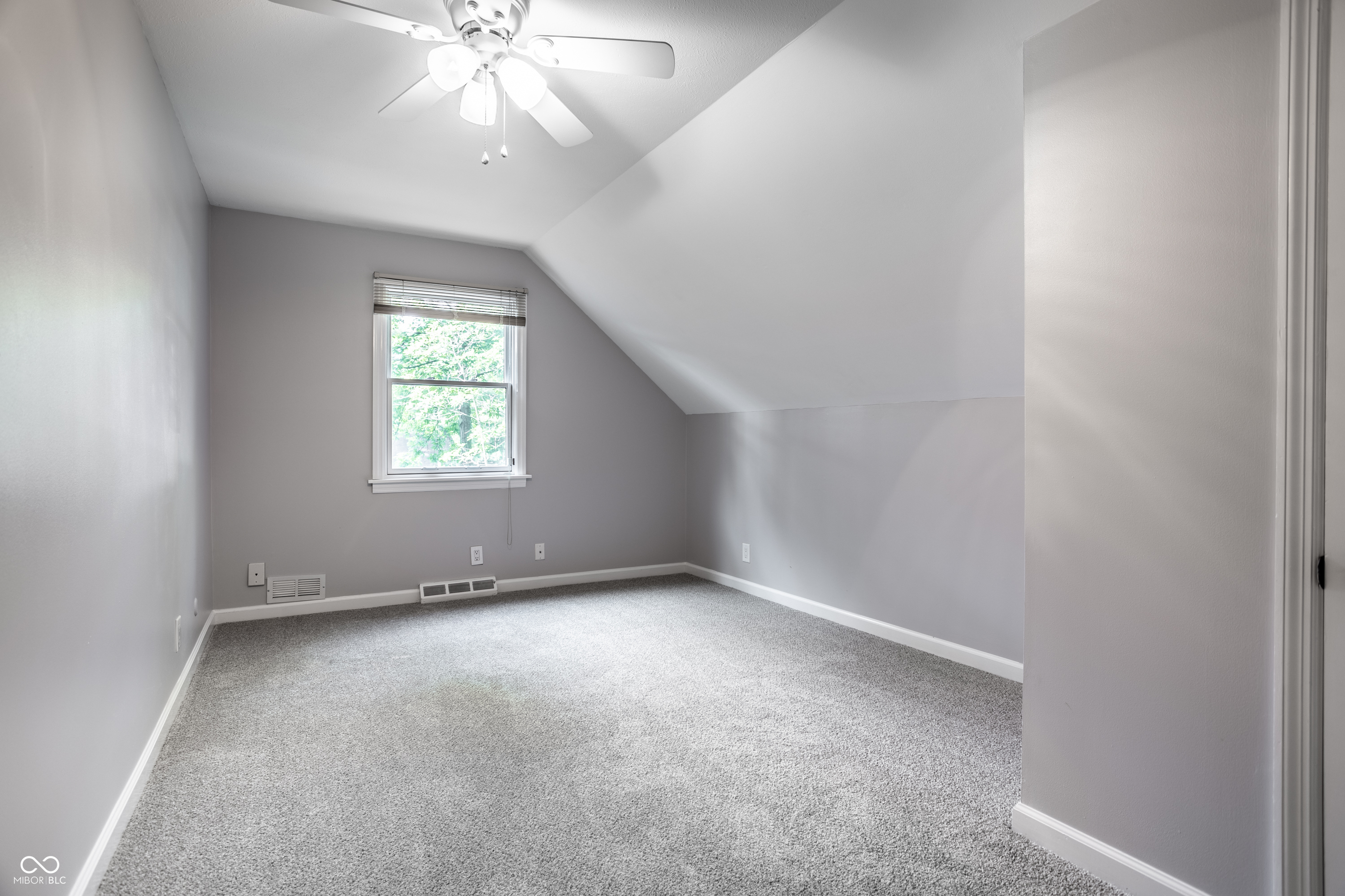 8829 Rexford Road Indianapolis, IN 46260 - Photo 35 of 55 Gallery Image 35