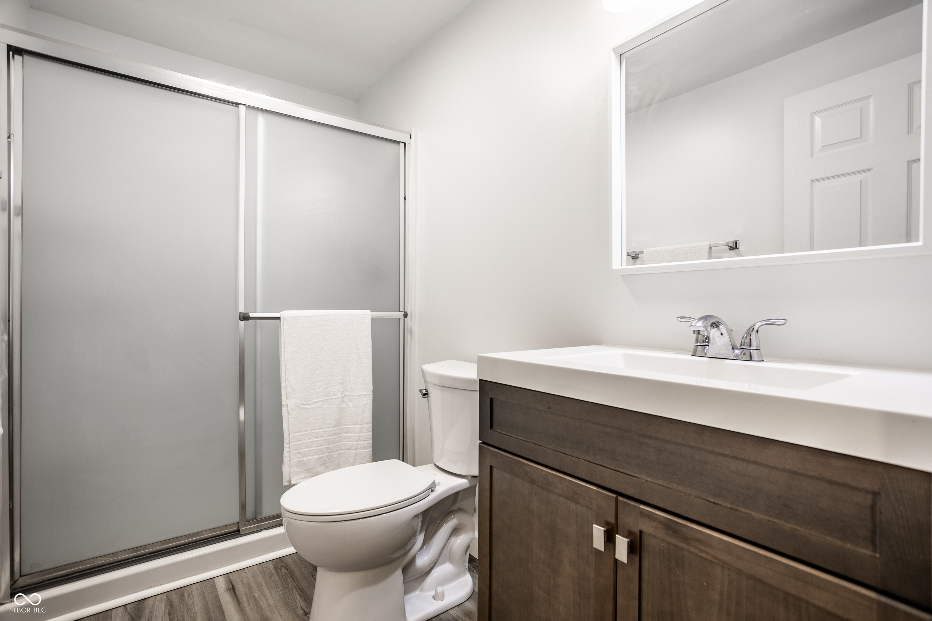 8829 Rexford Road Indianapolis, IN 46260 - Photo 39 of 55 Gallery Image 39