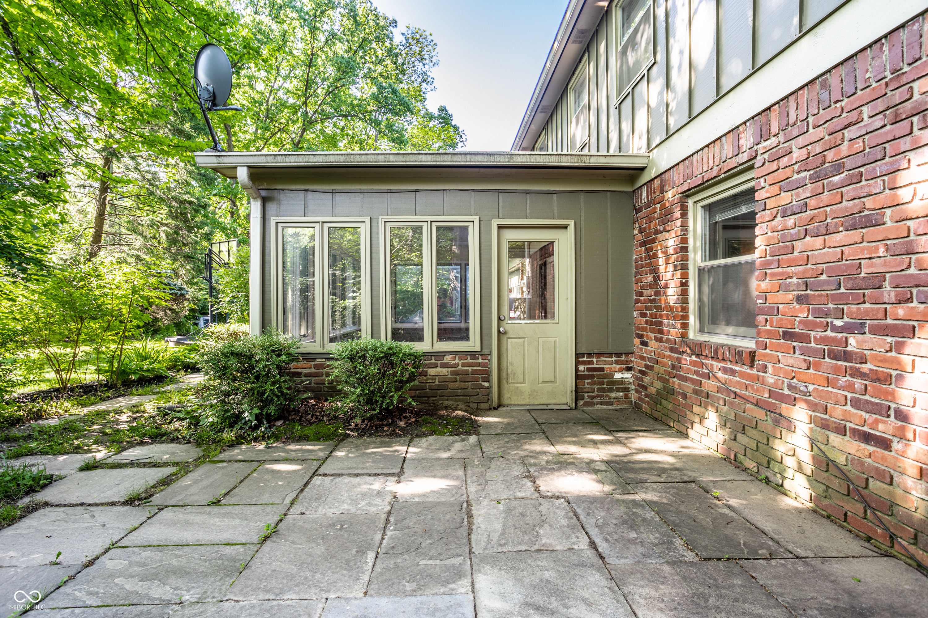 8829 Rexford Road Indianapolis, IN 46260 - Photo 40 of 55 Gallery Image 40