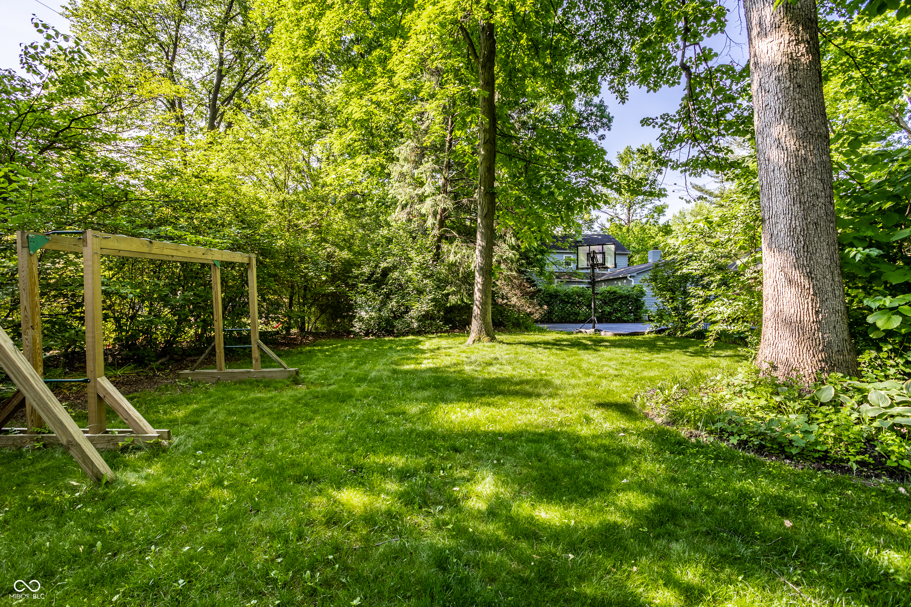 8829 Rexford Road Indianapolis, IN 46260 - Photo 41 of 55 Gallery Image 41