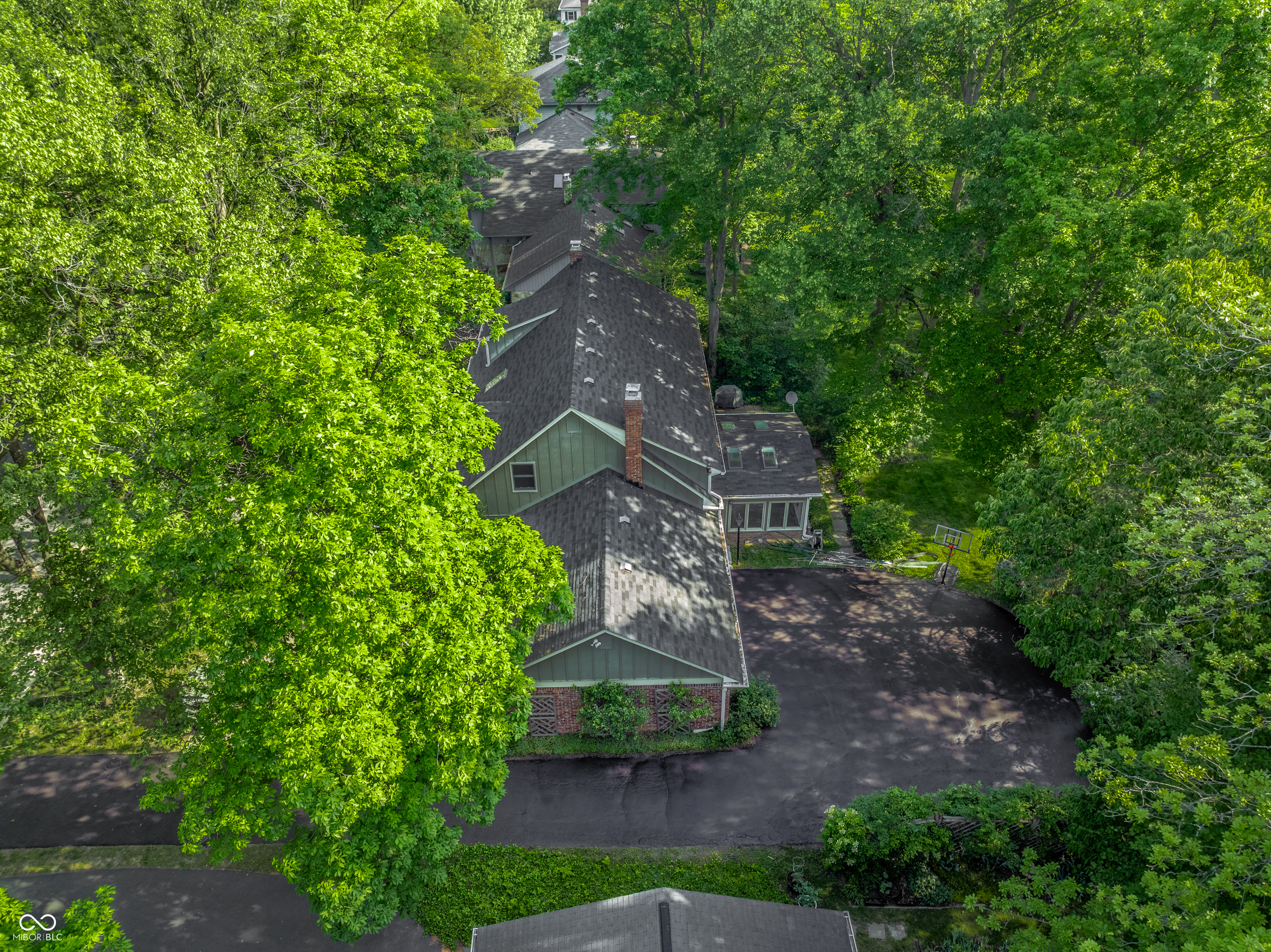 8829 Rexford Road Indianapolis, IN 46260 - Photo 45 of 55 Gallery Image 45