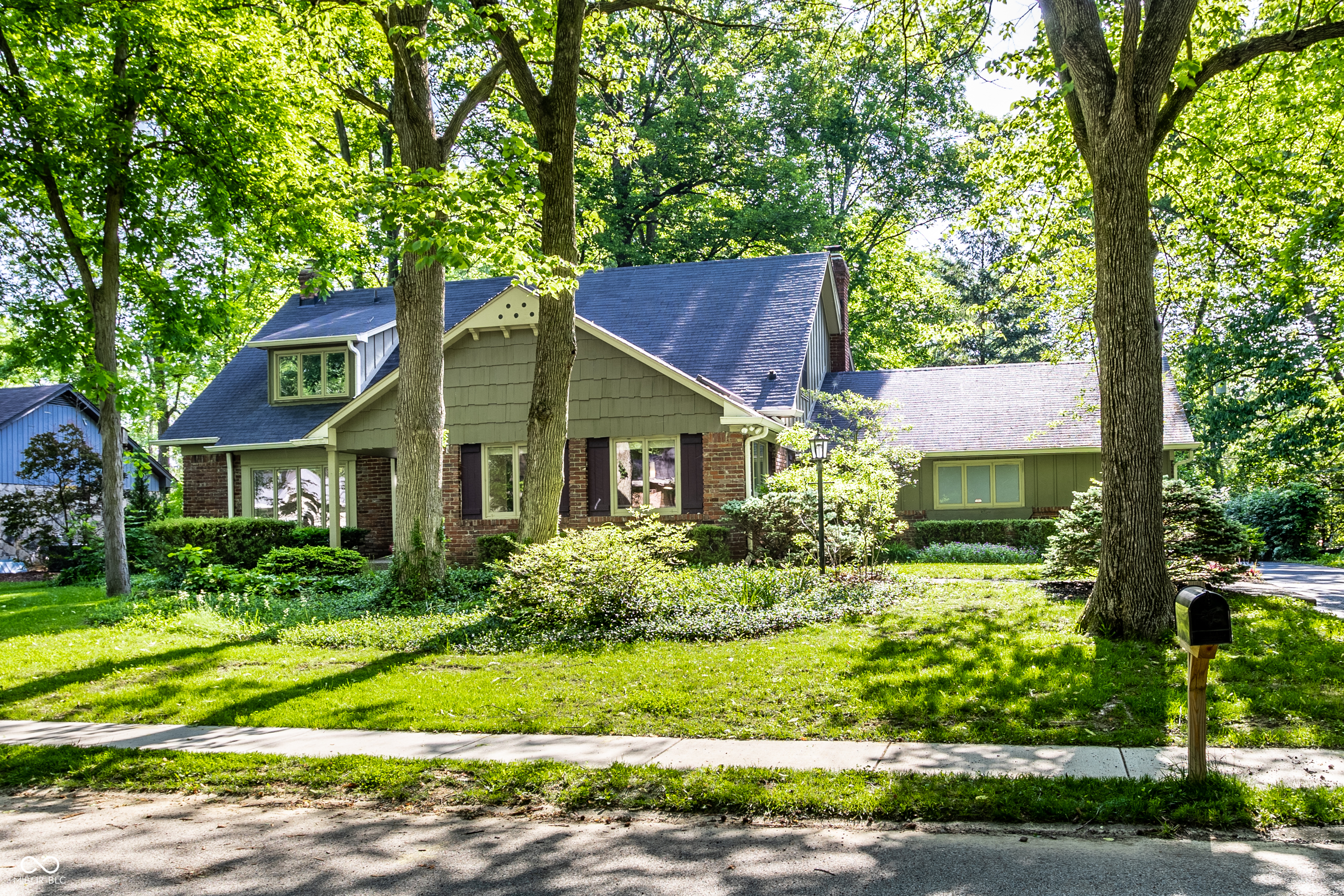 8829 Rexford Road Indianapolis, IN 46260 - Photo 54 of 55 Gallery Image 54