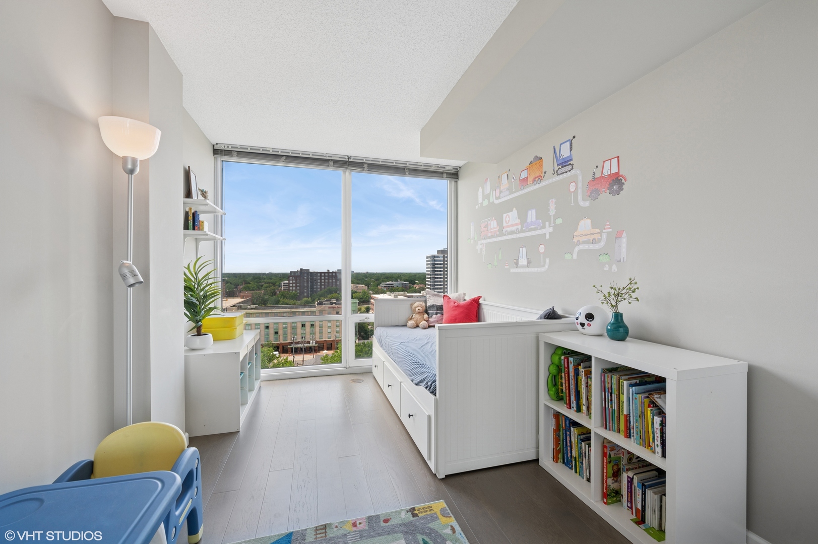 800 Elgin Road, Unit 1406 Evanston, IL 60201 - Photo 9 of 15 Gallery Image 9