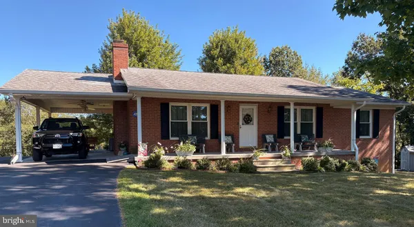 $440,000 | 201 Woodridge Lane, Winchester, VA 22603