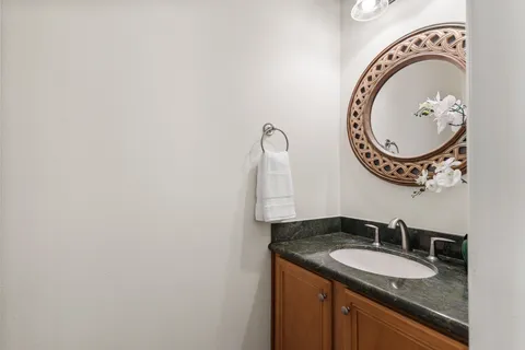 $1,425,000 | 5103 Chestnut Street, Bellaire, TX 77401