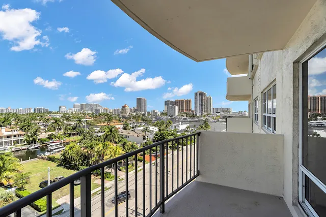 $5,200 | 2500 East Las Olas Boulevard, Unit 802, Fort Lauderdale, FL 33301