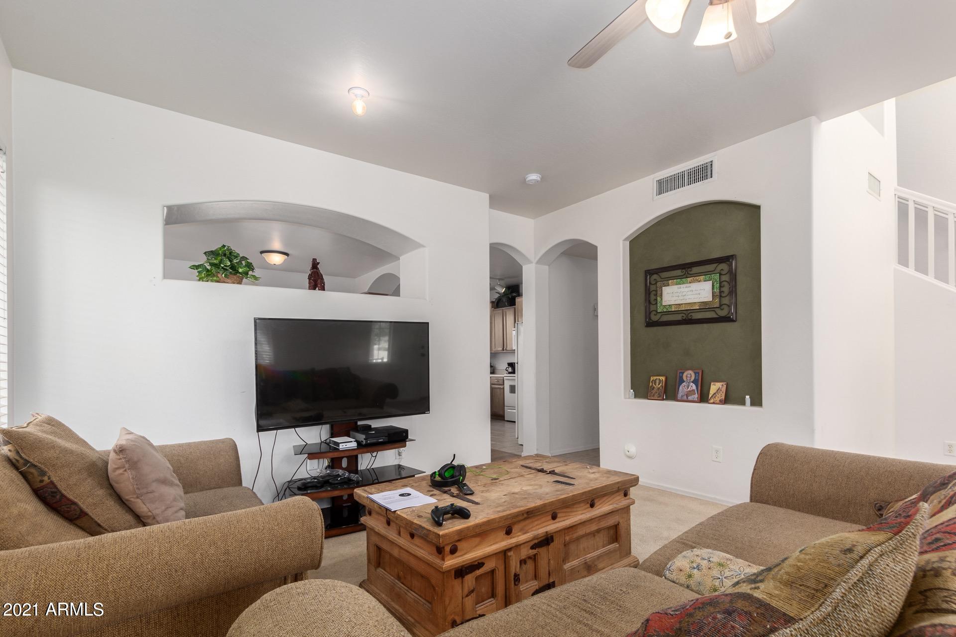 4201 West Maldonado Road Phoenix, AZ 85041 - Photo 8 of 31 08 - Maldonado