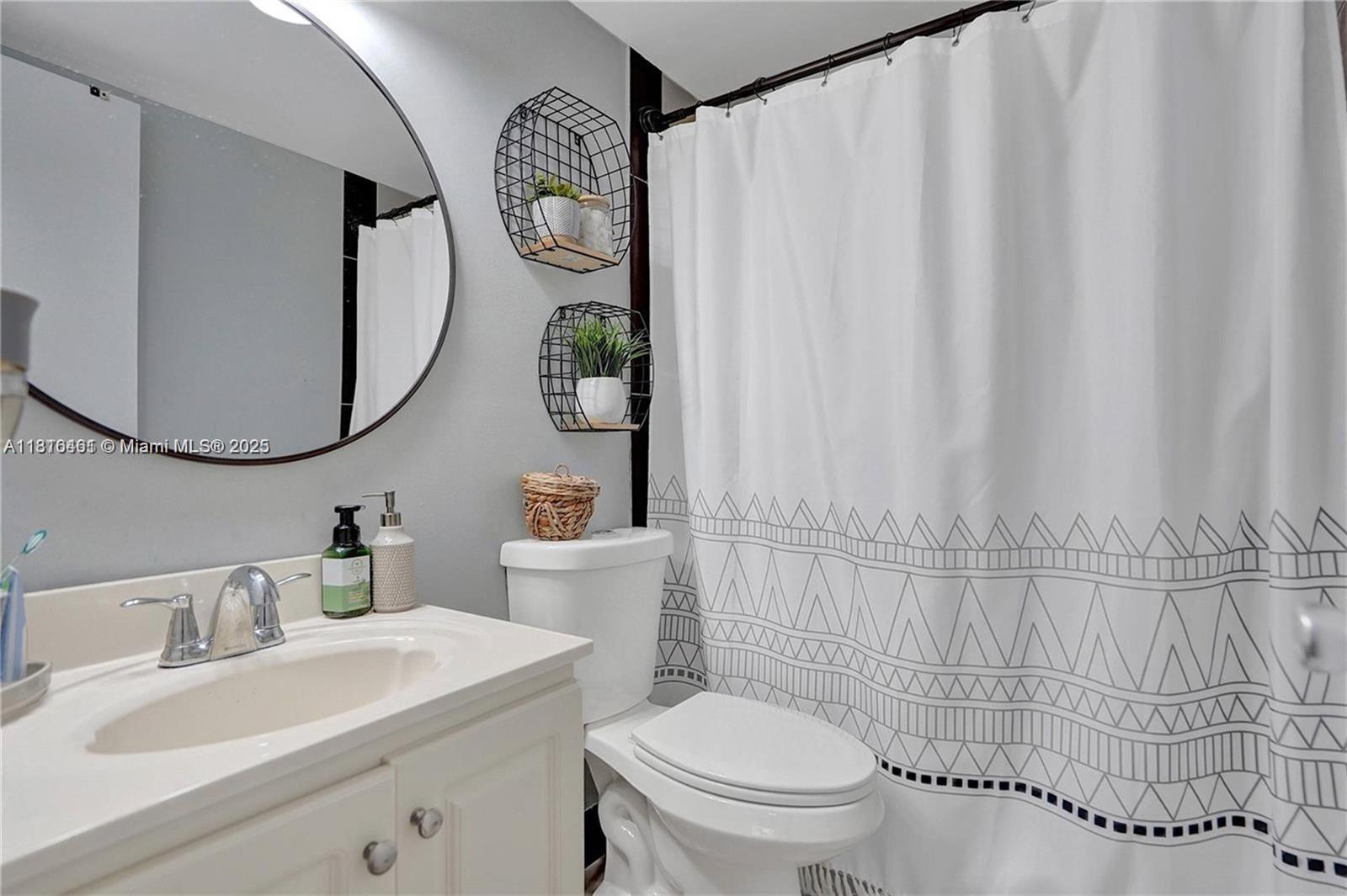 1490 West 42nd Place, Unit 303 Hialeah, FL 33012 - Photo 5 of 10