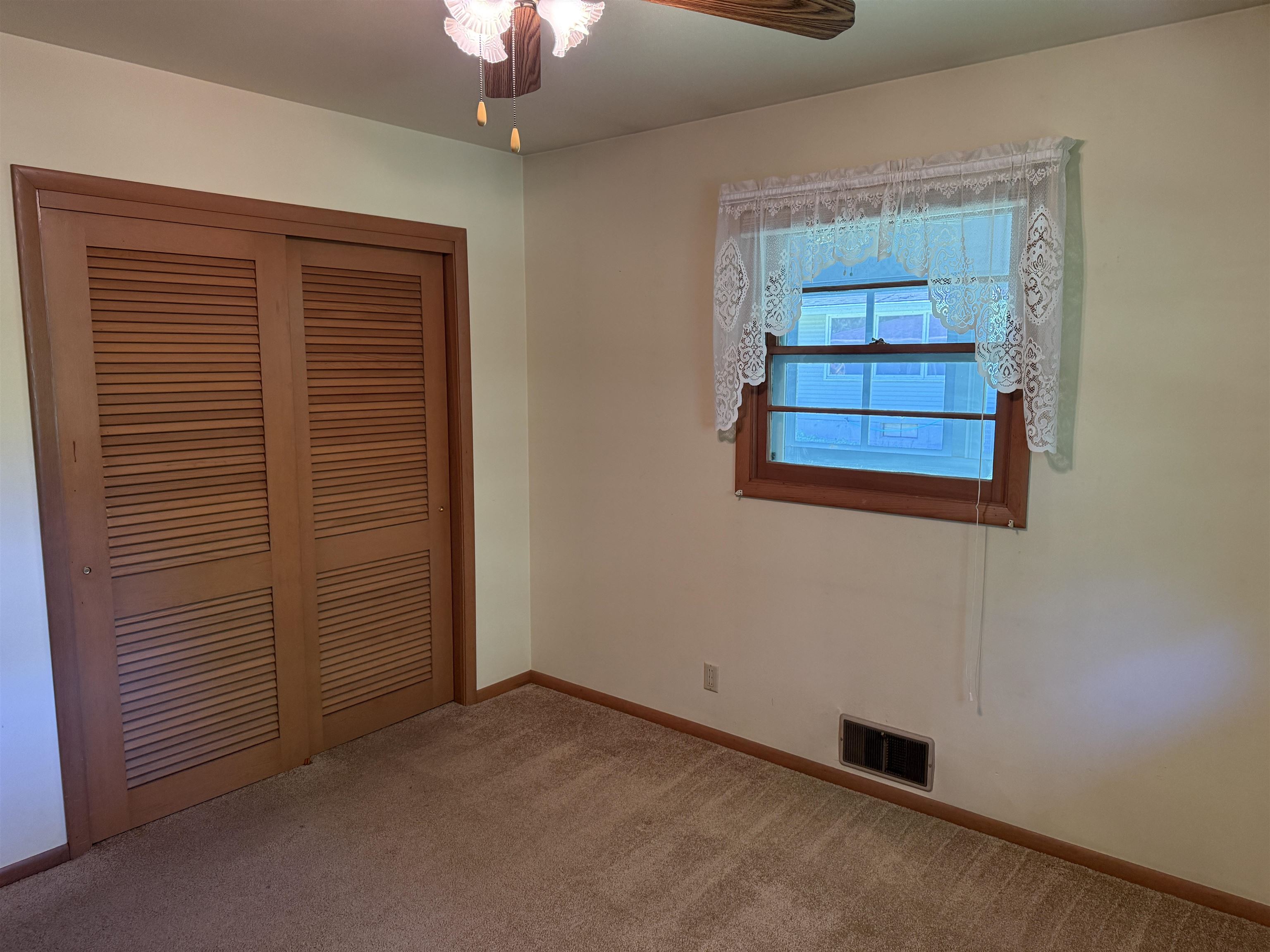 1894 North Ridge Drive Freeport, IL 61032 - Photo 14 of 25