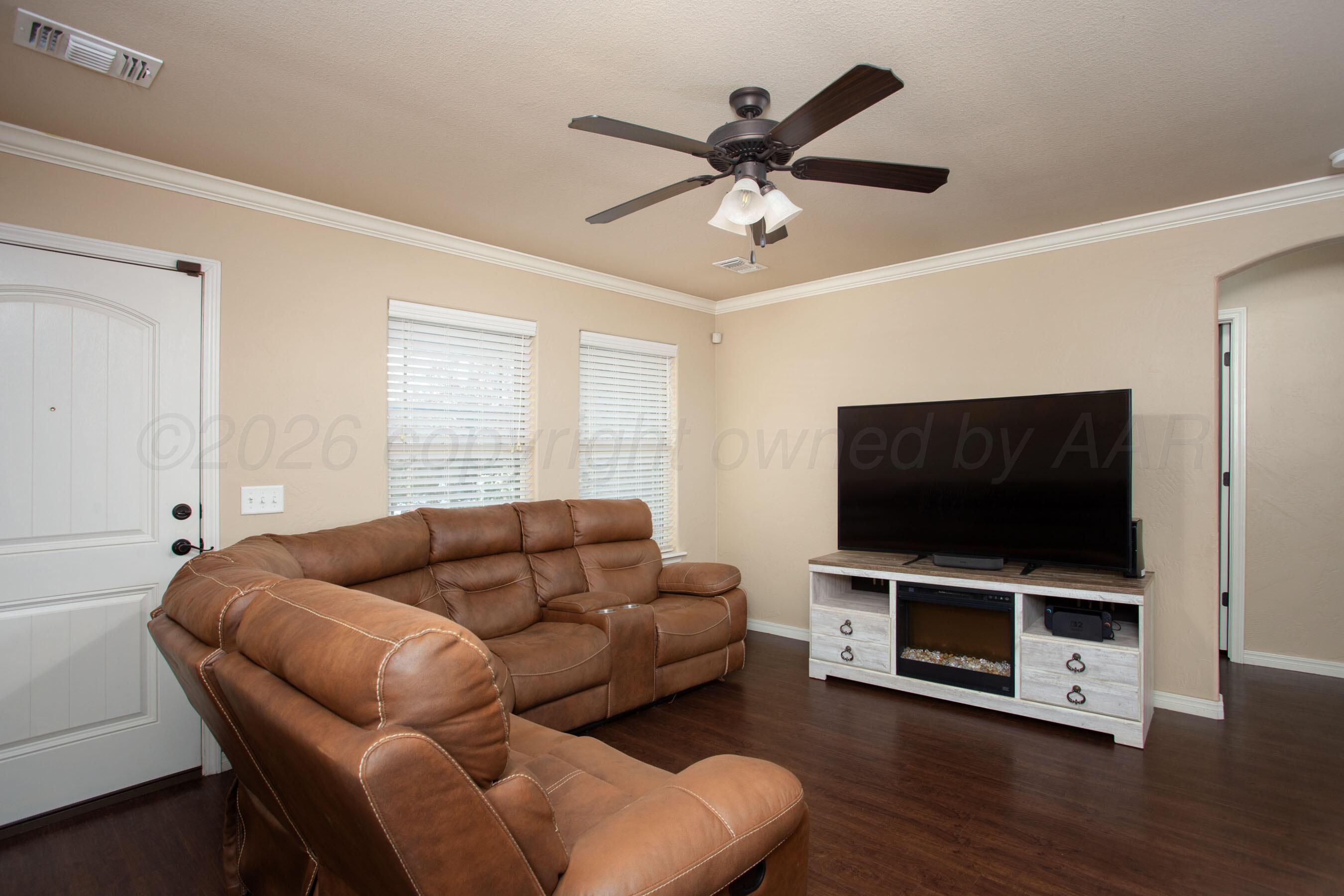 2800 Simkins Lane Amarillo, TX 79118 - Photo 3 of 23 Living Room