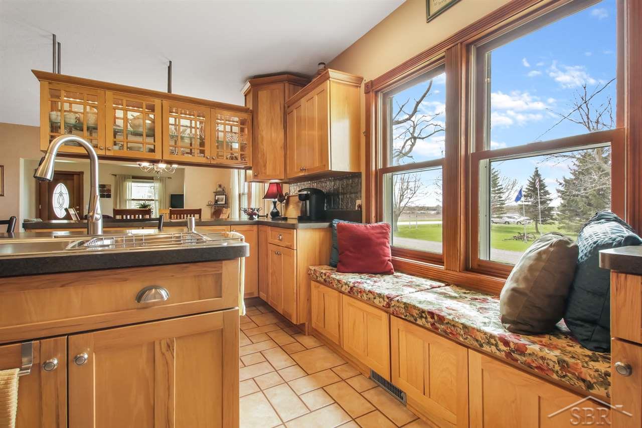 650 South Garfield Road Linwood, MI 48634 - Photo 7 of 28 Window Seat
