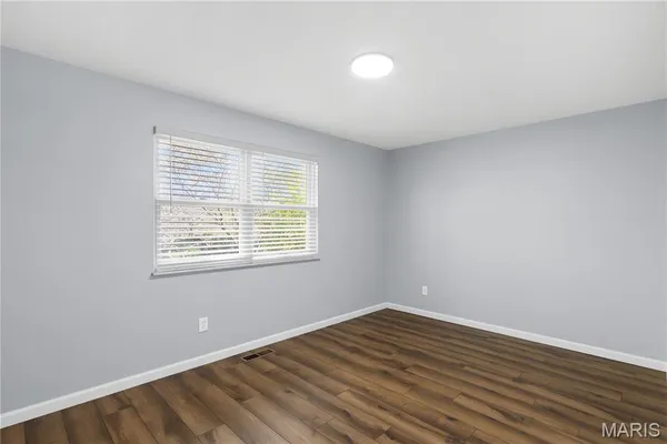 $3,999 | 606 Rue Montand Drive, Ballwin, MO 63011