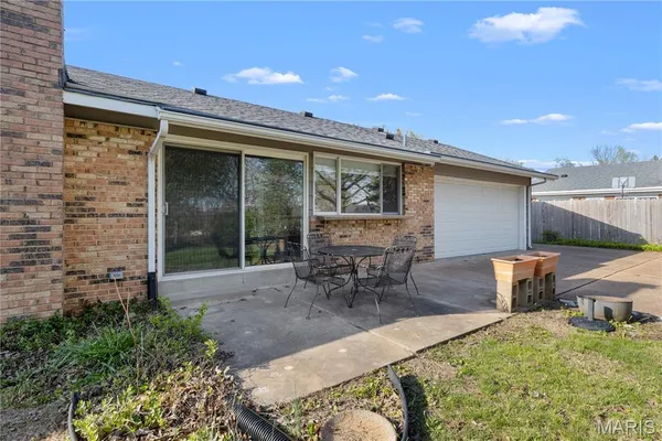 $3,999 | 606 Rue Montand Drive, Ballwin, MO 63011