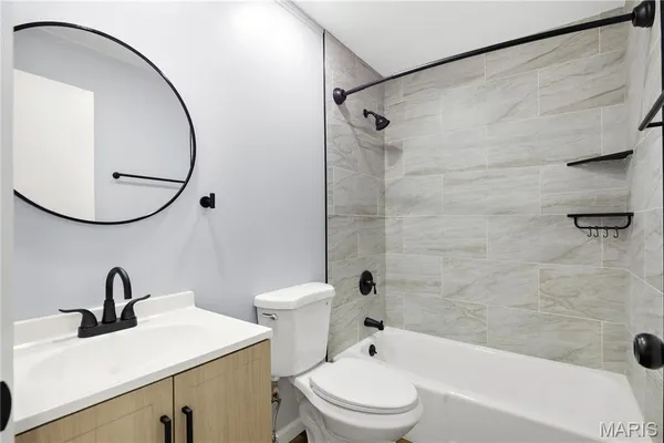 $3,999 | 606 Rue Montand Drive, Ballwin, MO 63011