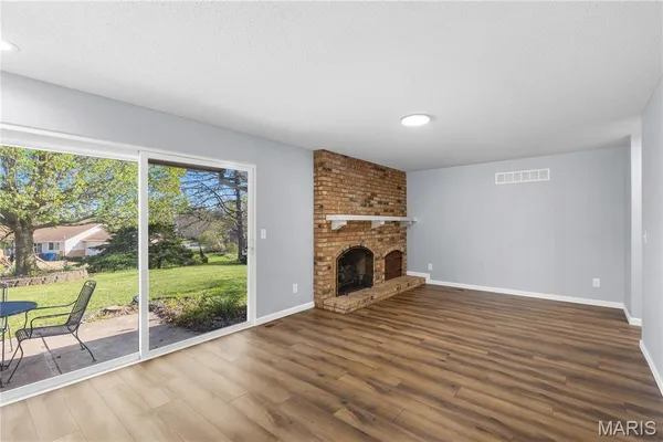 $3,999 | 606 Rue Montand Drive, Ballwin, MO 63011