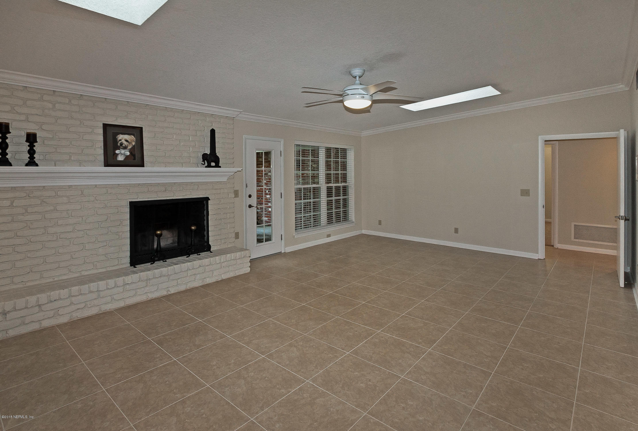 1009 Lido Road Jacksonville, FL 32216 - Photo 8 of 26 Family Room