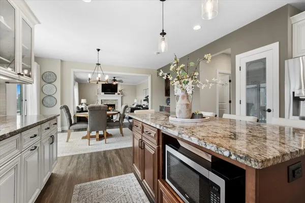 $769,000 | 24111 Blue Waters Drive, Manhattan, IL 60442