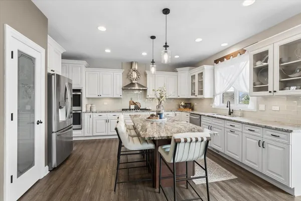 $769,000 | 24111 Blue Waters Drive, Manhattan, IL 60442