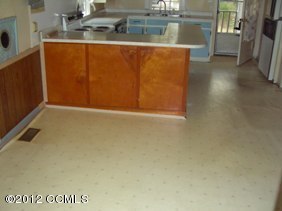 575 Roberts Road Newport, NC 28570 - Photo 8 of 22 Kitchen and Breakfast Area