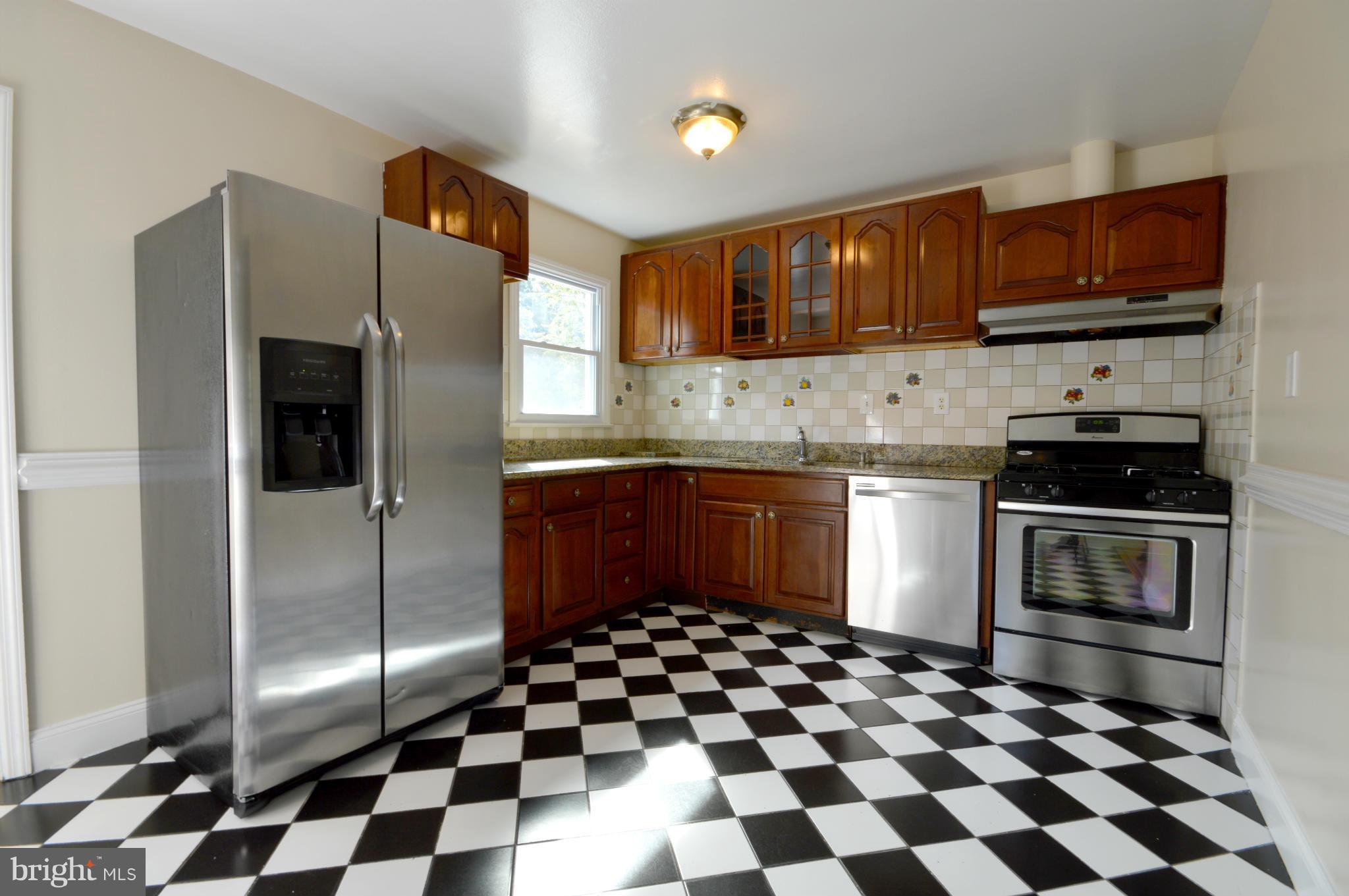 6401 Frontier Drive Springfield, VA 22150 - Photo 8 of 18 Kitchen