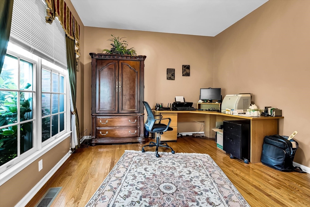 22 Faulkner Road Shrewsbury, MA 01545 - Photo 3 of 37 Gallery Image 3