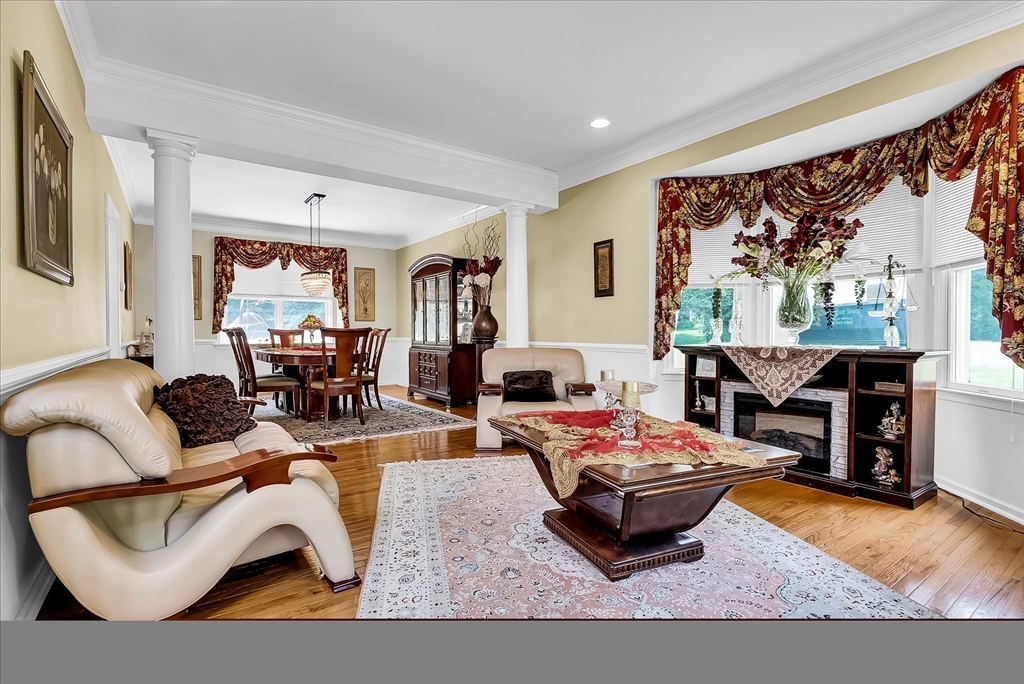 22 Faulkner Road Shrewsbury, MA 01545 - Photo 4 of 37 Gallery Image 4
