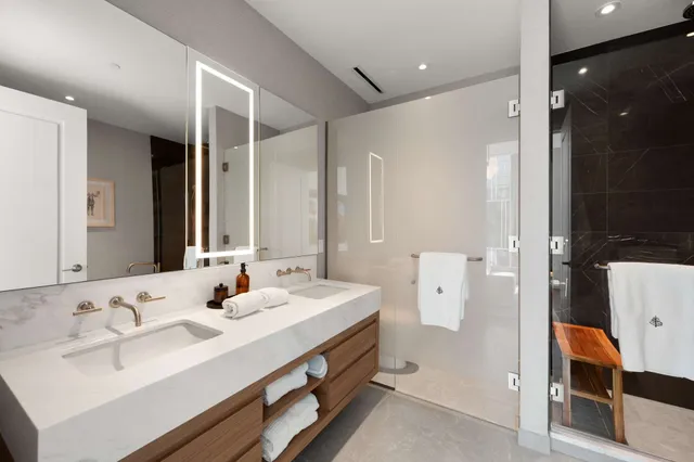 $16,000 | 160 2nd Avenue South, Unit 1902, Nashville, TN 37201