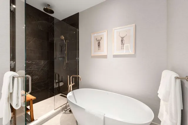 $16,000 | 160 2nd Avenue South, Unit 1902, Nashville, TN 37201